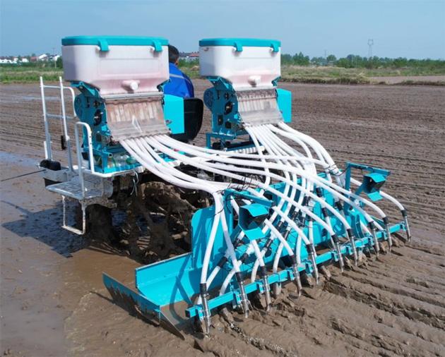 12 Rows Rice Direct Planting and Fertilizing Machine